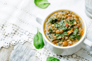 sopa de lentilha com espinafre